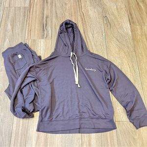 Magnolia Homebody Lounge Set Charcoal Gray Hoodie and Jogger Pants. Wmn’s Small